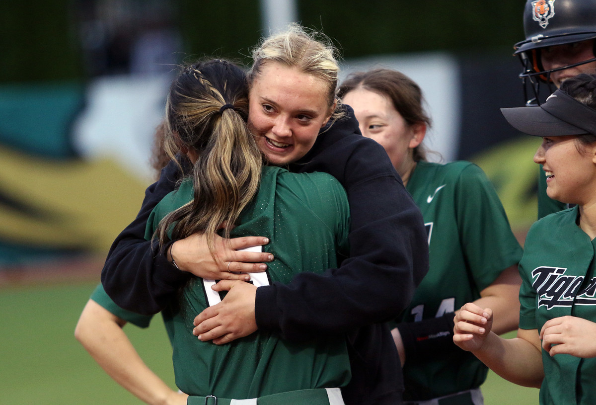 Tigard Oregon City 6A softball final Dan Brood 44